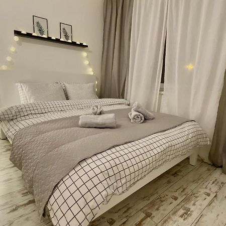 Cosy&White Apartment In 陶格夫匹尔斯 外观 照片